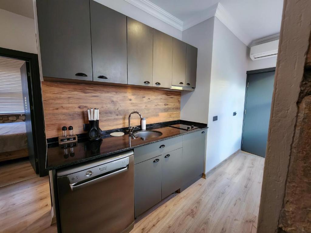 Sera Homes Kaleici Oldtown Antalya Exterior foto